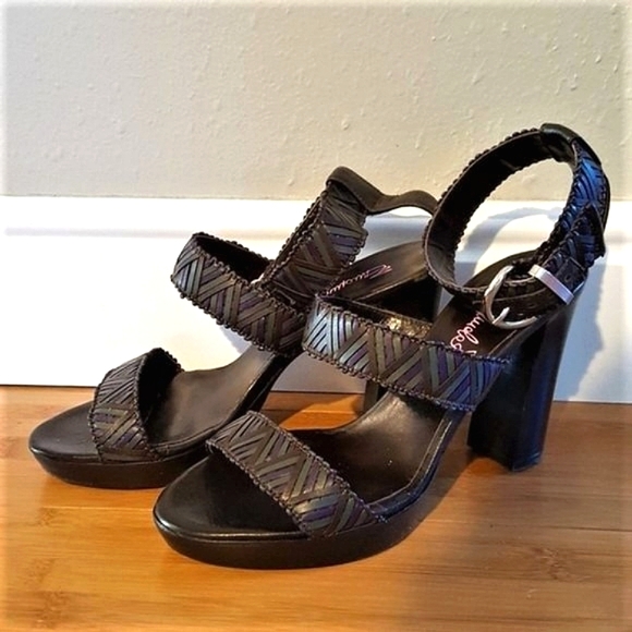 Double Strap Chunky Heel Platform Sandals - Picture 5 of 12
